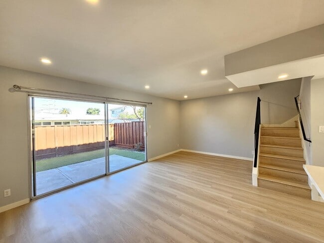Building Photo - 2055 Aldengate Way