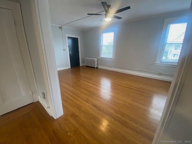 Building Photo - 279 Wakelee Ave