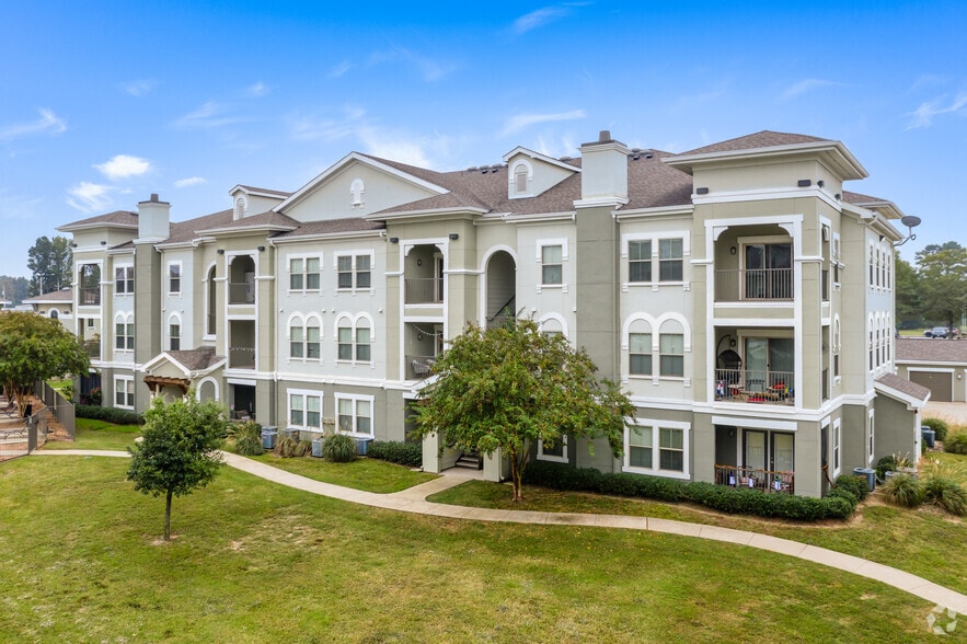 Building - The Reserve at Towne Crossing