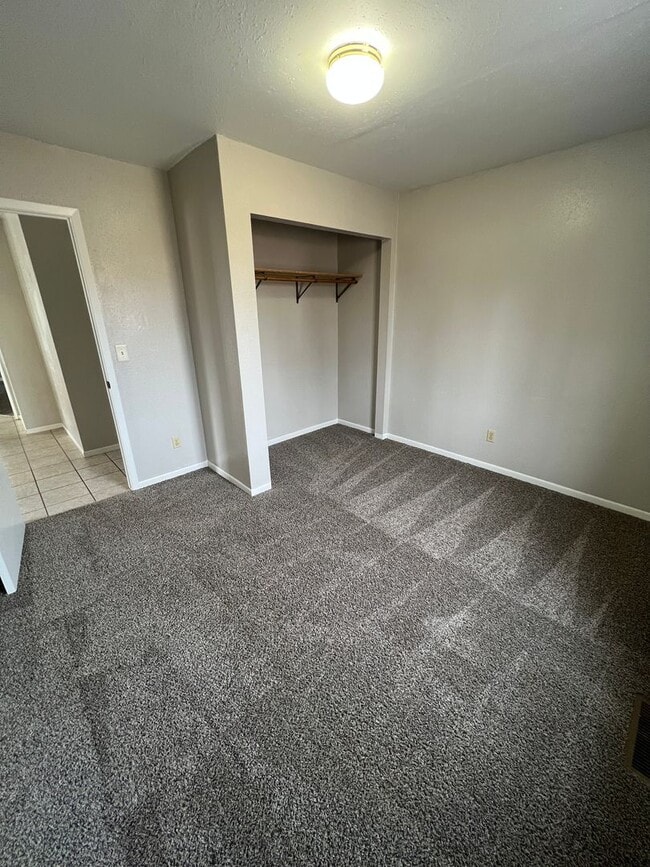 Building Photo - Centrally Located Three-Bedroom, One-Bathroom Home for Rent