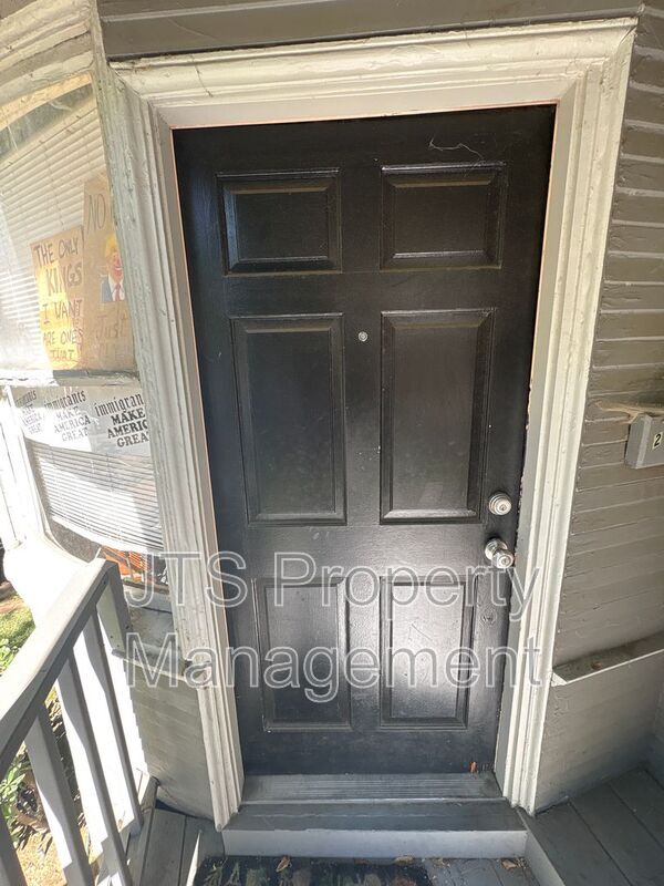 Building Photo - 1717 H St