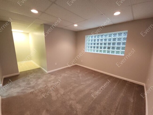 Building Photo - 3815 Paces Ferry W