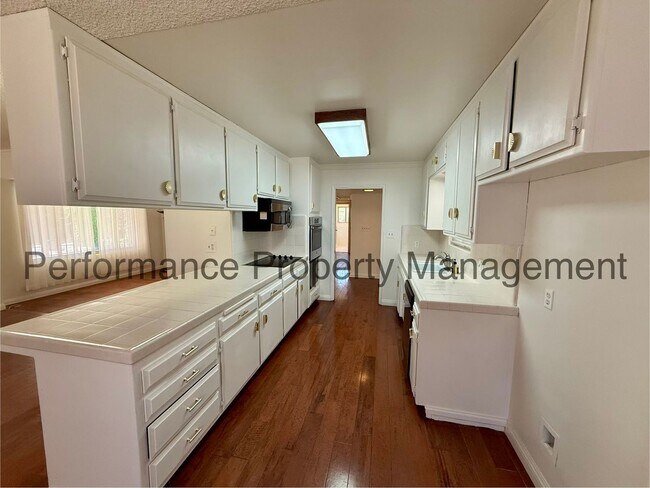 Building Photo - 2508 Prestwick Ct
