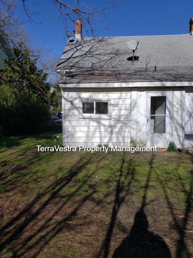 Building Photo - 912-914 North St, Millville, NJ 08332