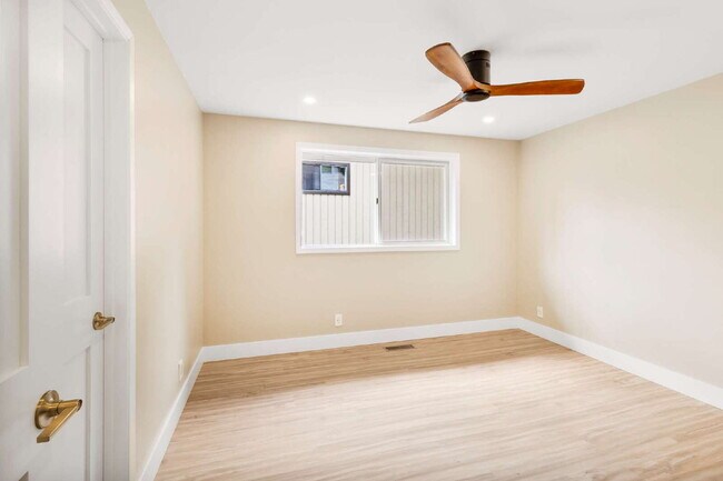 Building Photo - Modern 4-Bedroom Retreat Near Lake Whatcom...