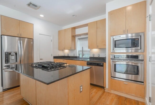 Building Photo - 4302 Spencer St