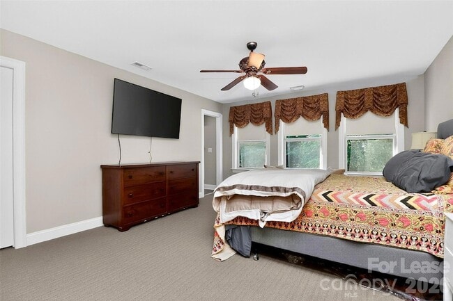 Building Photo - 6031 Greystone Dr