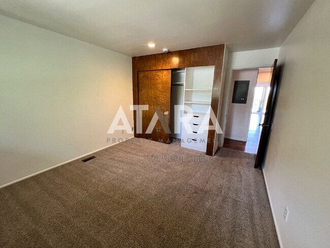 Building Photo - 270 2020 N