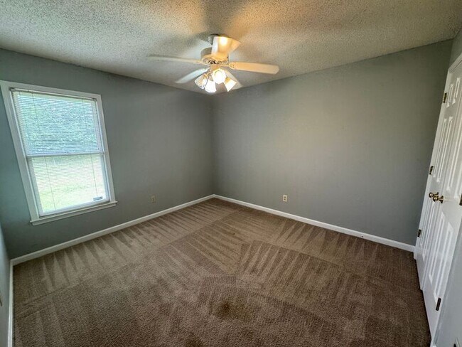 Building Photo - 8594 Sun Vista Dr N