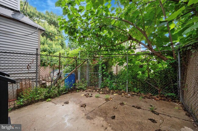 Building Photo - 4453 N Gratz St