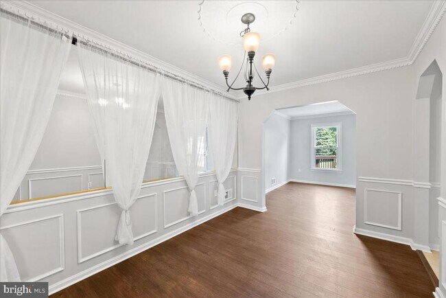 Building Photo - 4527 Sawgrass Ct