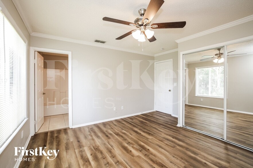 Building Photo - 17424 Kentucky Rd