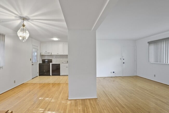 Building Photo - 20 26th St NW