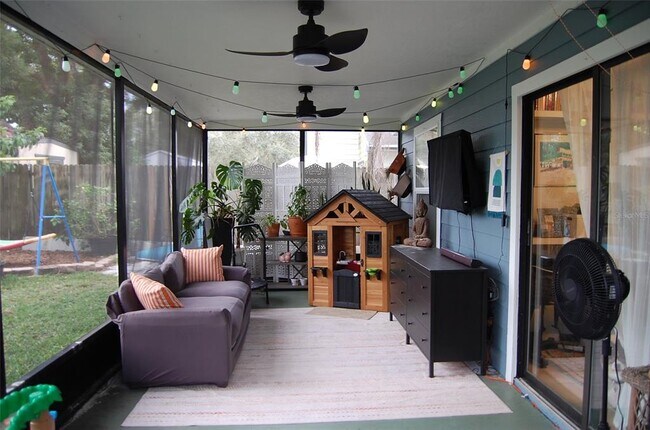 Building Photo - 2620 Kavalier Dr