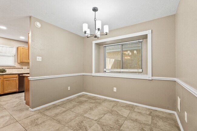 Building Photo - 3877 Pecan Cir