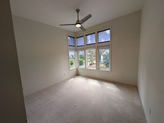 Building Photo - Stunning Modern Home in South Burlingame -...