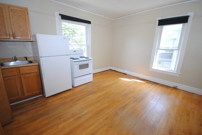 Studio Living Area - 324 E Jefferson St