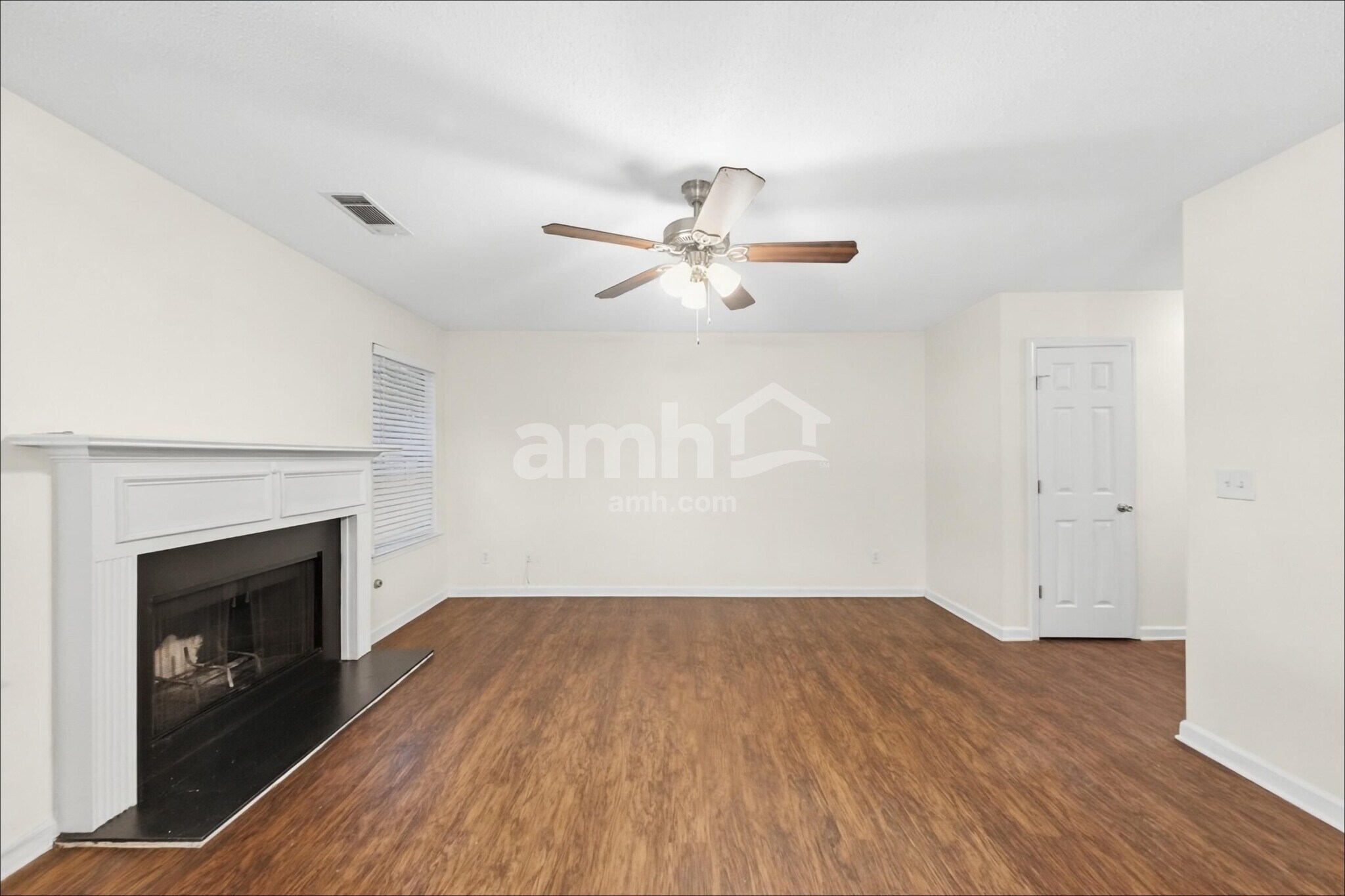 Building Photo - 364 Hidden Creek Ln