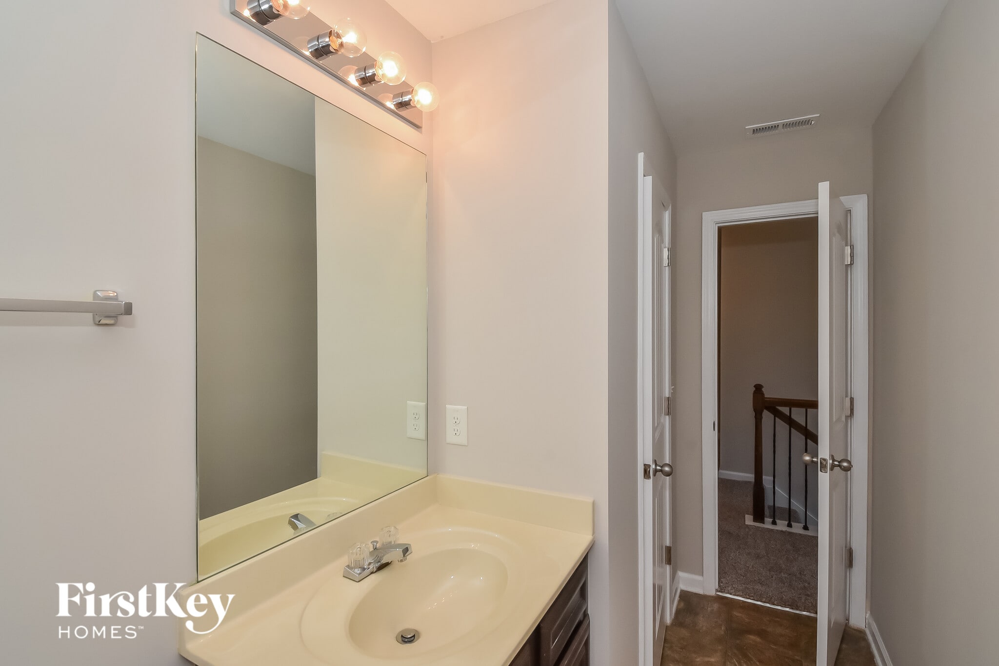 Building Photo - 6709 Oak Hill Pl