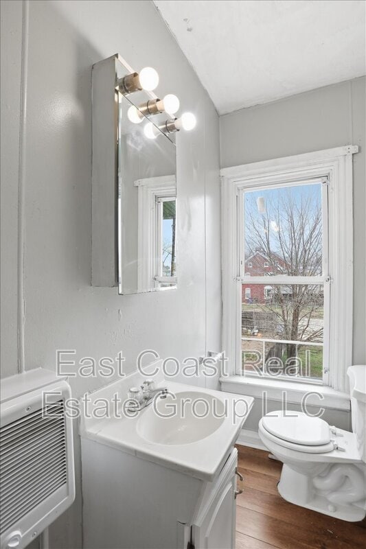 Building Photo - 834 W Washington St