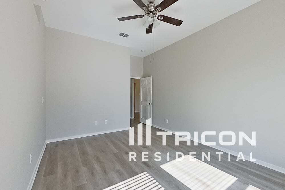 Building Photo - 2213 Wakecrest Dr