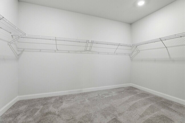 Building Photo - Newer 5BR Home in Peachtree City with Open Layout and Golf Cart Access