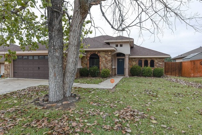 Building Photo - 7100 Almond Dr