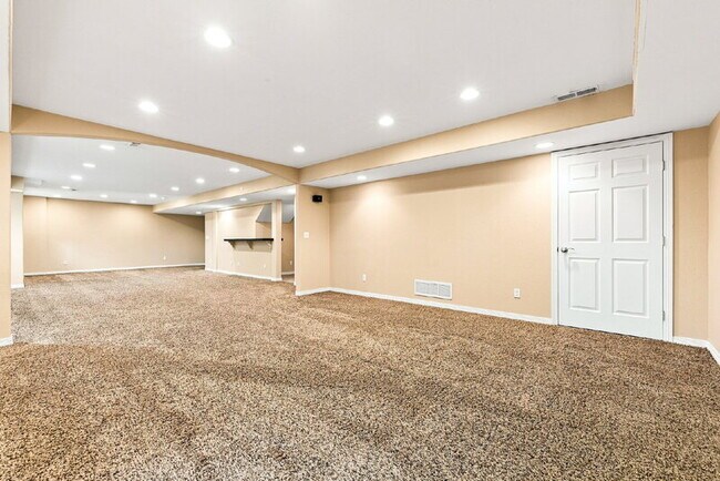 Building Photo - 9400 E Aspen Hill Ln