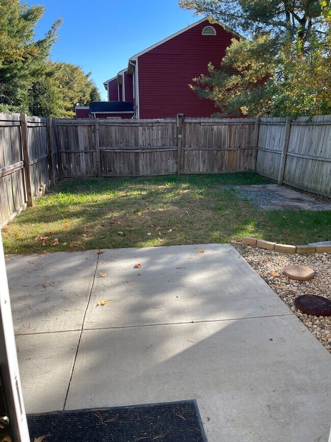 Building Photo - 2224 Hamway Dr