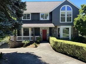 Building Photo - Beautifully Renovated 5 Bed + Bonus Room Home in Forest Heights with a Wrap-Around Porch, Designe...