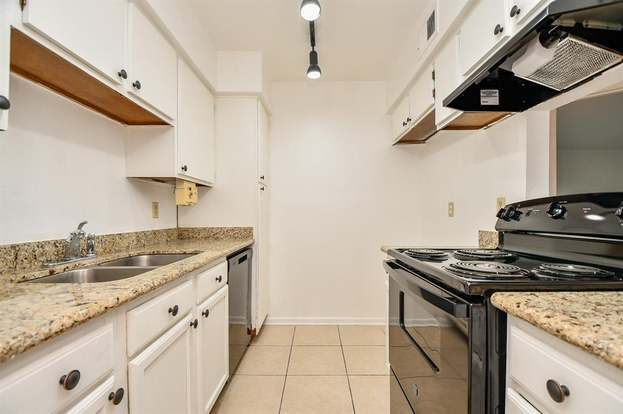 Building Photo - 8529 Hearth Dr