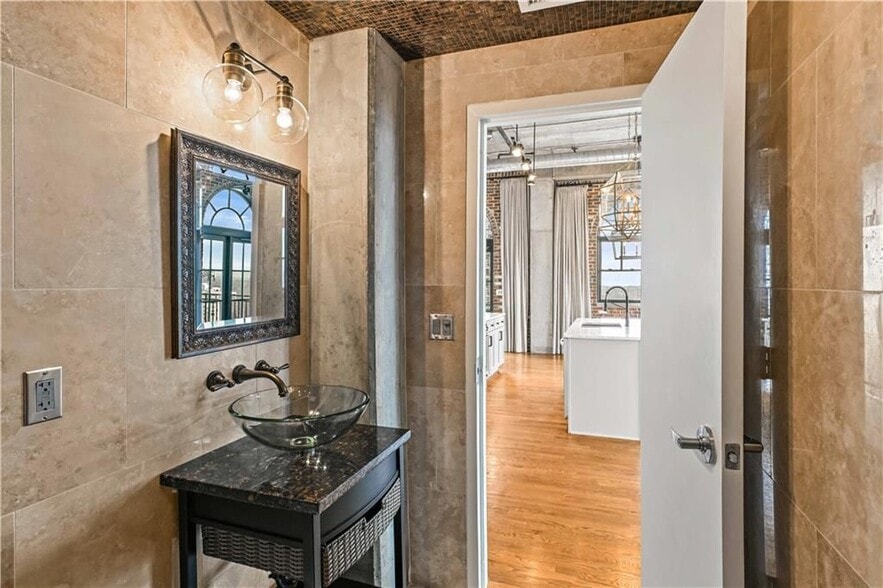 Building Photo - 3180 Mathieson Dr NE