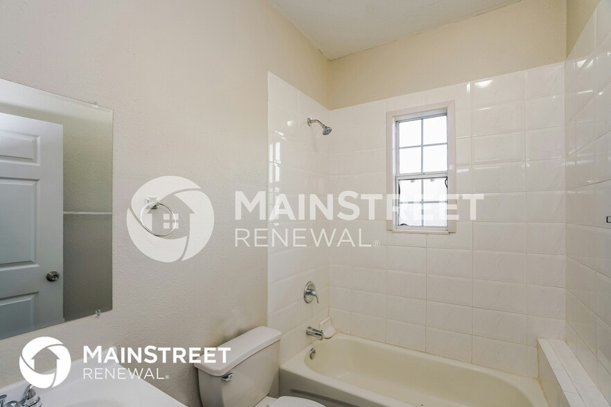 Building Photo - 4042 18th Ave S