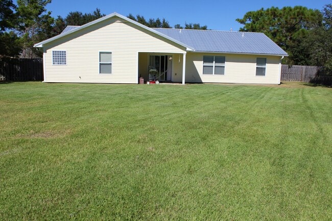 Building Photo - 8617 Olivera St