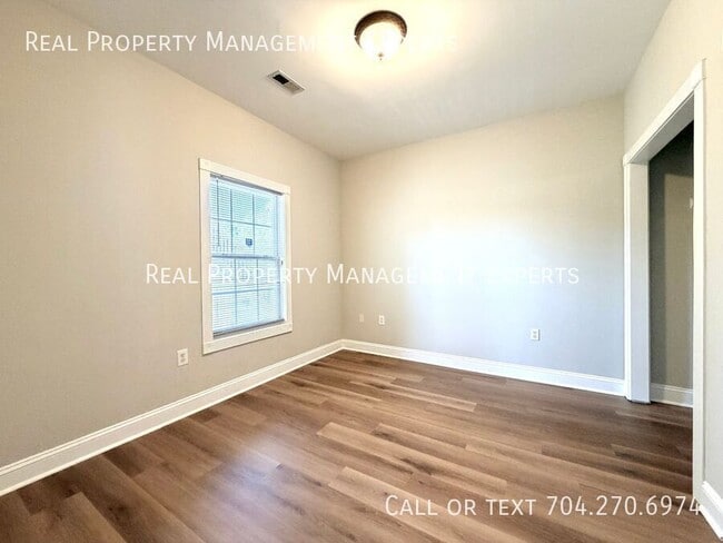 Building Photo - 8969 Meadow Vista Rd