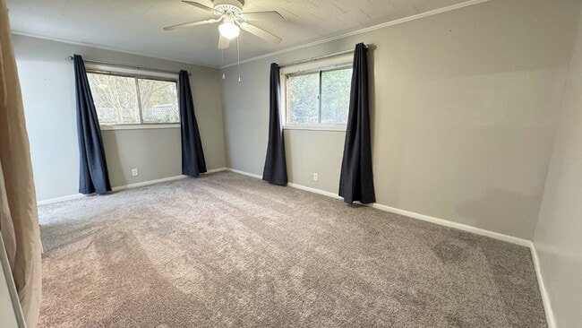 Building Photo - 402 Maridale Dr