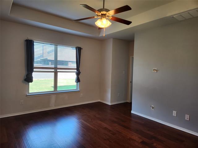 Building Photo - 209 Meadows Dr