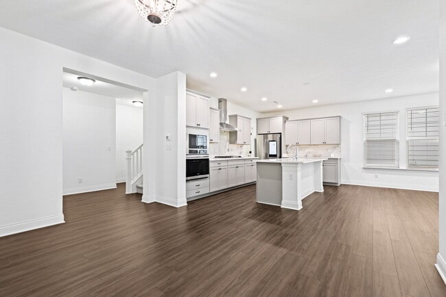 Building Photo - 7011 Pickett Pl