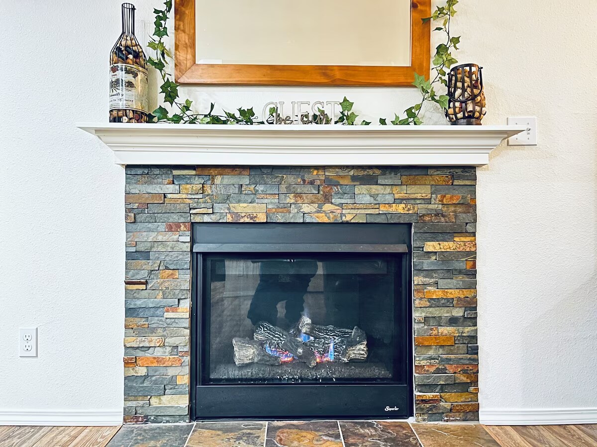 Warm fireplace. - 1200 Olney Ave SE