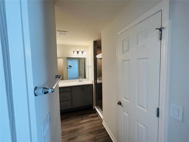 Building Photo - 1824 Brisbane Pl