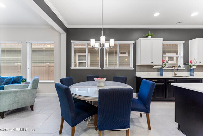 Building Photo - 39 Woodmere Ln