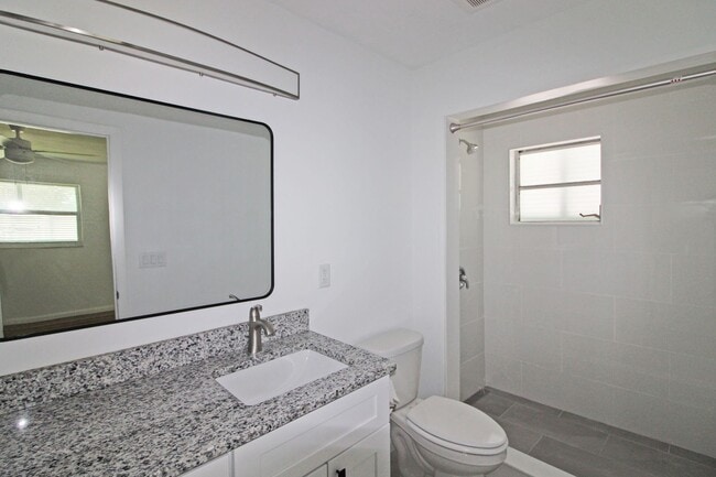 Building Photo - Venice East Annual Home for Rent