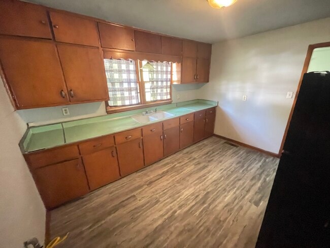 Building Photo - 100 County Rd 1110 E