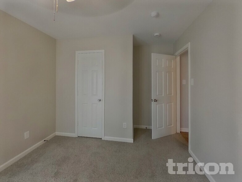 Building Photo - 12501 Shine Ave