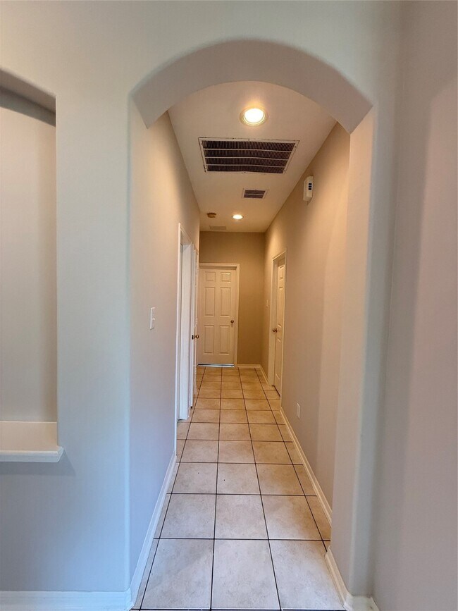 Building Photo - 5126 Winterwood Dr