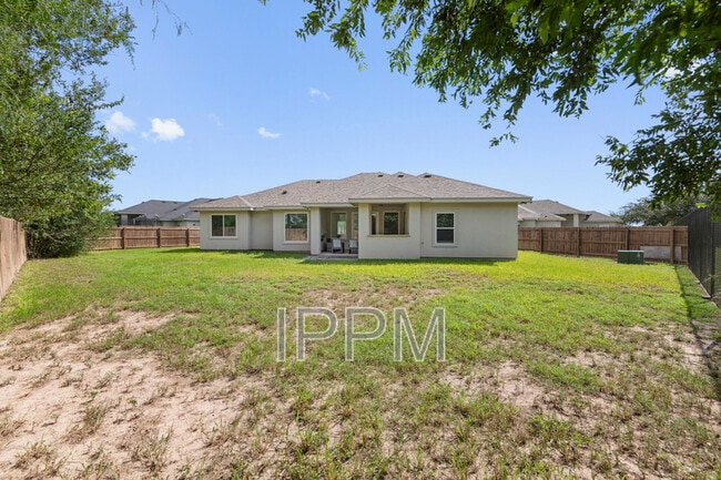 Building Photo - 1622 Helena Dr