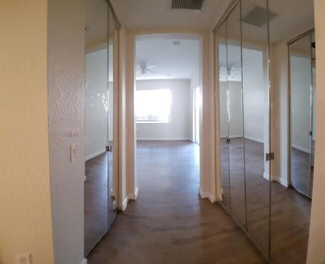 Building Photo - 8207 NW 128th Ln