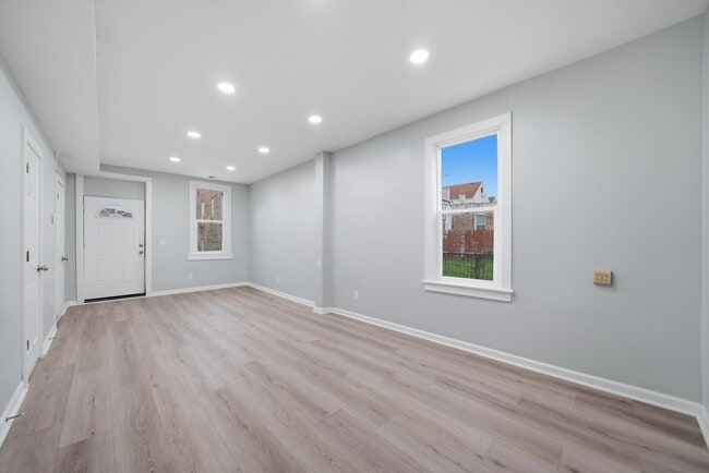 Building Photo - 1624 S 59th Ct