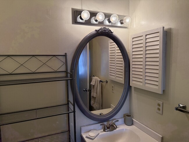 Building Photo - 2503 W Fort Macon Rd