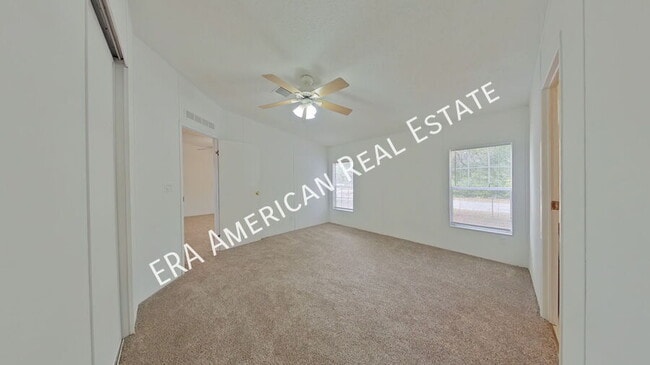 Building Photo - 189 Benjamin St